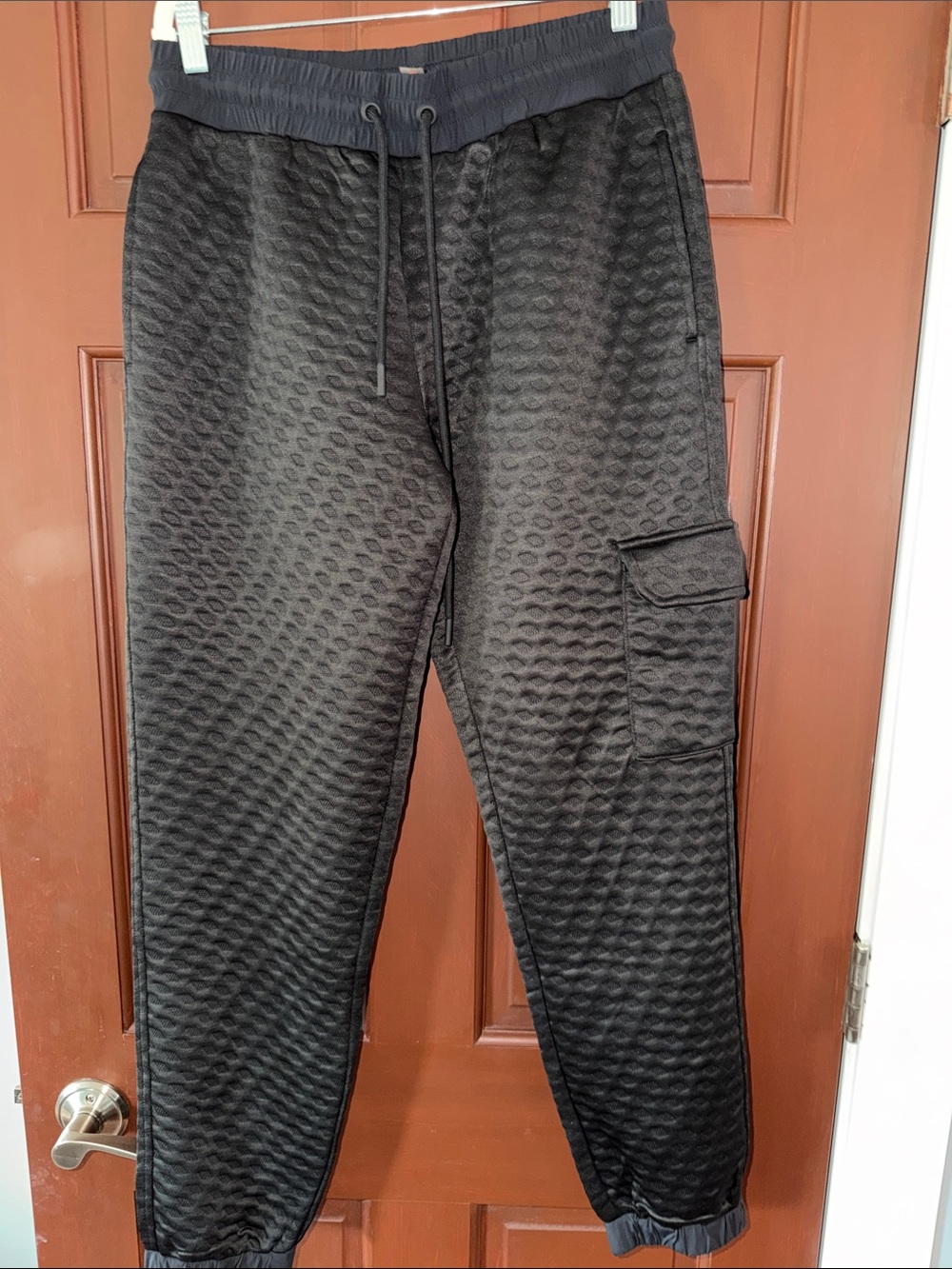 NWOT Mono B textured cargo joggers in classic black